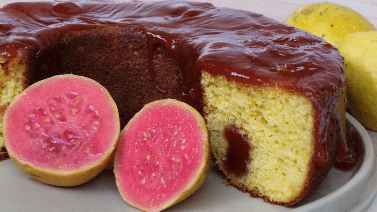 Bolo De Fubá Com Goiabada Superfofo