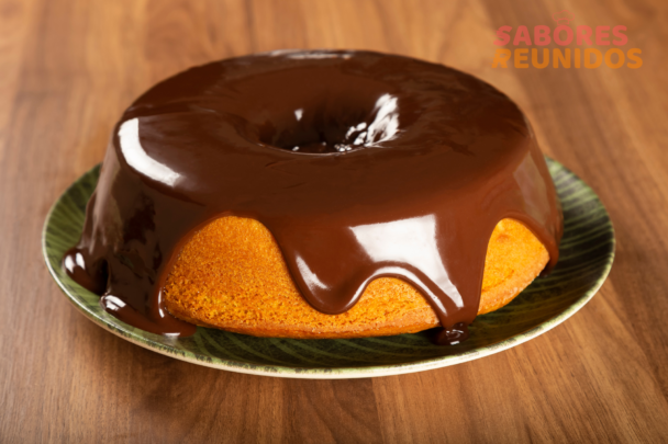 Bolo De Cenoura Com Cobertura De Chocolate